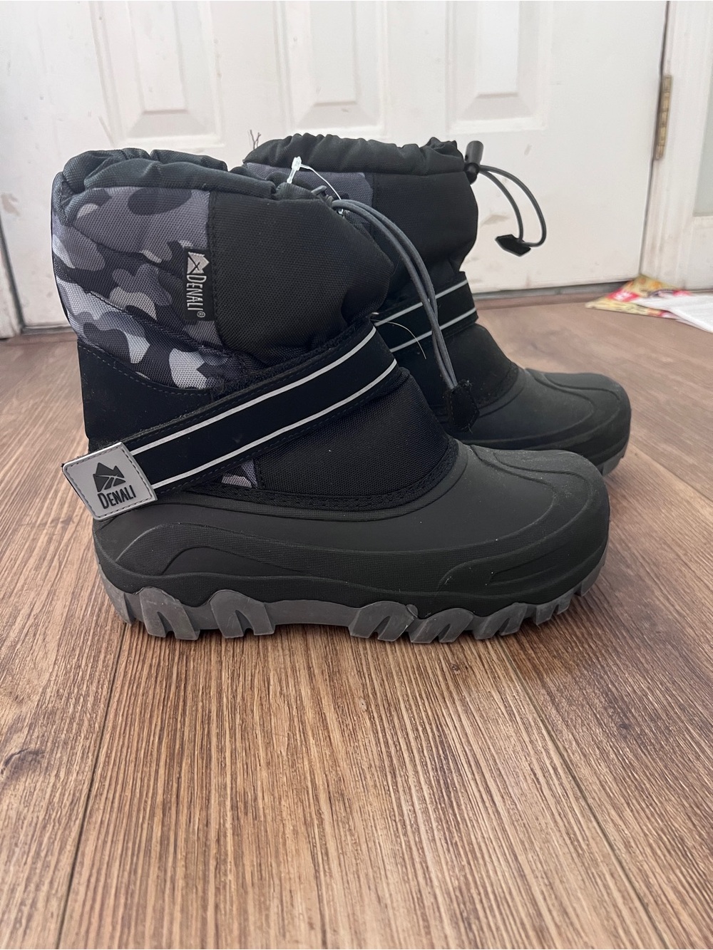 Kids' Black & Gray Denali Snow Boots